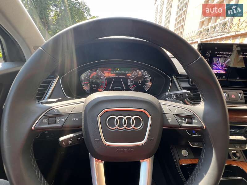 Позашляховик / Кросовер Audi Q5 2022 в Києві