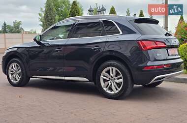 Внедорожник / Кроссовер Audi Q5 2019 в 