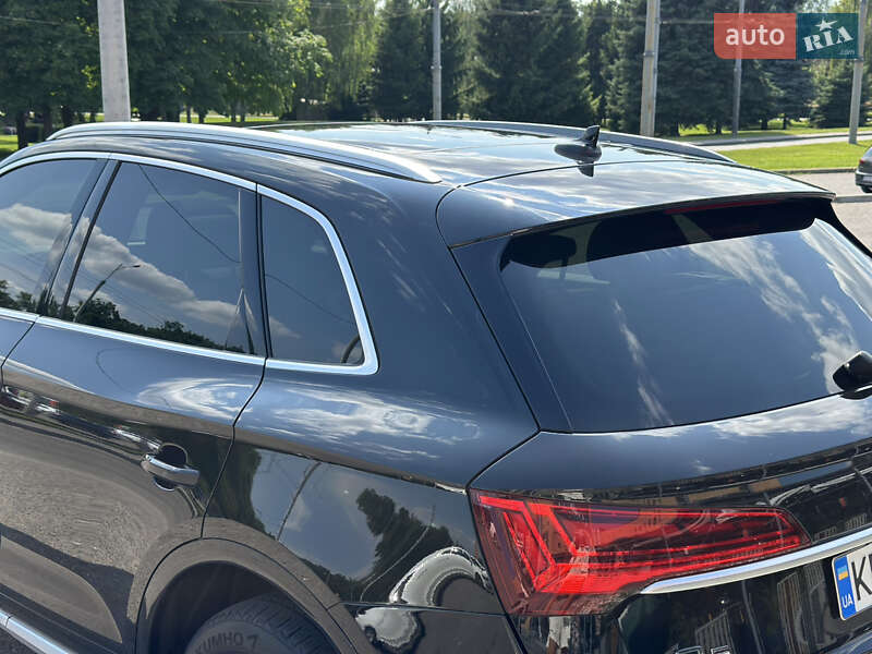 Позашляховик / Кросовер Audi Q5 2022 в Дніпрі