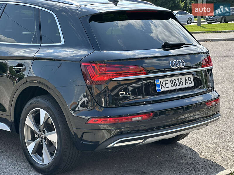 Позашляховик / Кросовер Audi Q5 2022 в Дніпрі