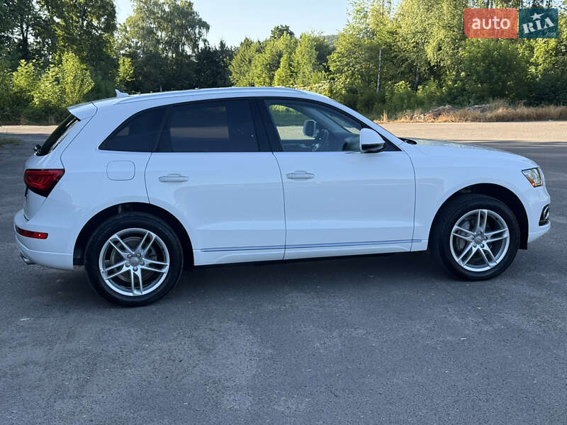 Внедорожник / Кроссовер Audi Q5 2015 в Самборе