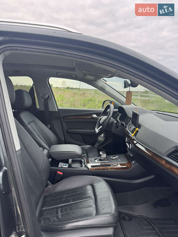 Внедорожник / Кроссовер Audi Q5 2017 в Львове