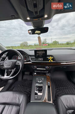 Внедорожник / Кроссовер Audi Q5 2017 в 