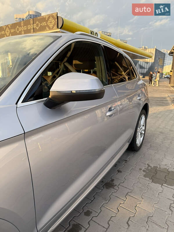 Внедорожник / Кроссовер Audi Q5 2018 в Киеве