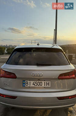 Внедорожник / Кроссовер Audi Q5 2018 в 