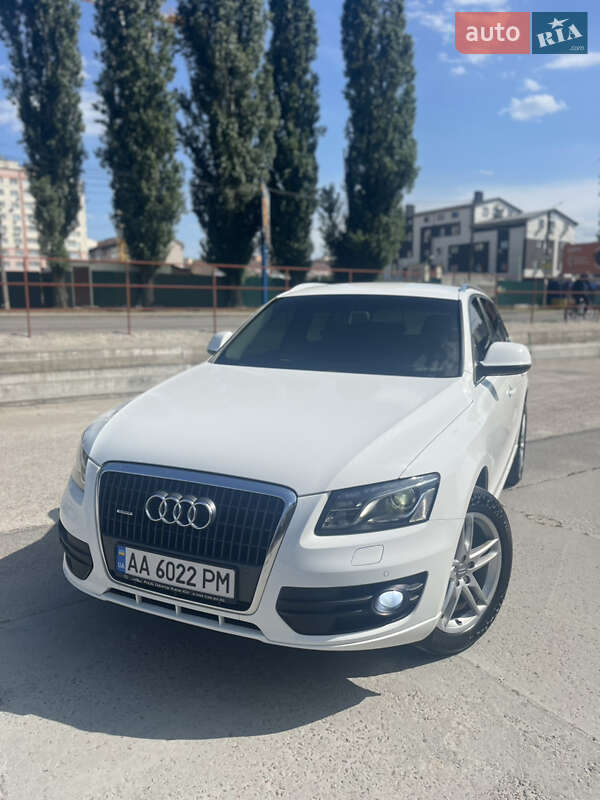Внедорожник / Кроссовер Audi Q5 2009 в Софиевской Борщаговке