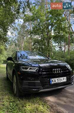 Внедорожник / Кроссовер Audi Q5 2018 в 