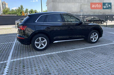 Внедорожник / Кроссовер Audi Q5 2022 в 
