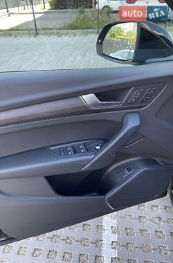 Внедорожник / Кроссовер Audi Q5 2022 в 