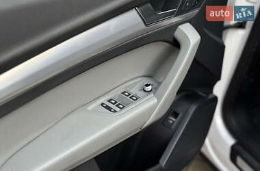 Позашляховик / Кросовер Audi Q5 2024 в 