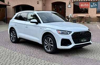 Позашляховик / Кросовер Audi Q5 2024 в 