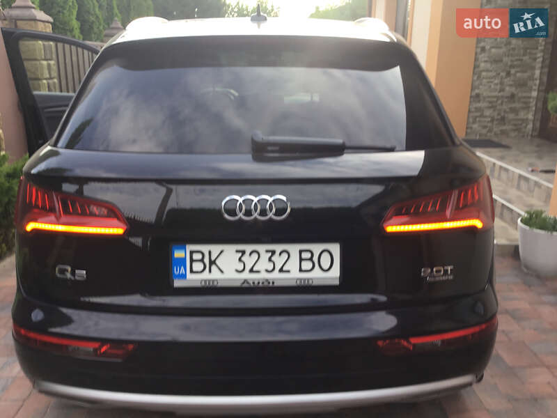 Внедорожник / Кроссовер Audi Q5 2017 в Ровно