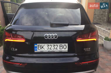 Внедорожник / Кроссовер Audi Q5 2017 в 