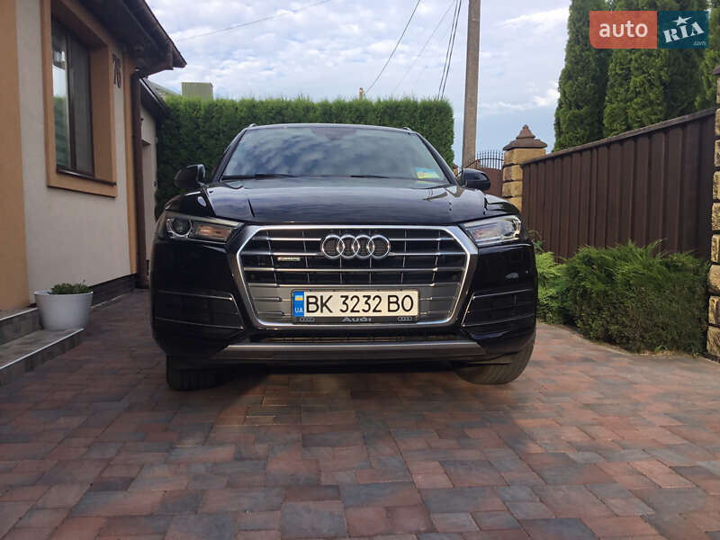Внедорожник / Кроссовер Audi Q5 2017 в Ровно