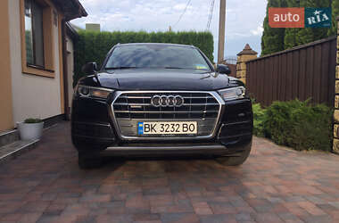 Внедорожник / Кроссовер Audi Q5 2017 в 