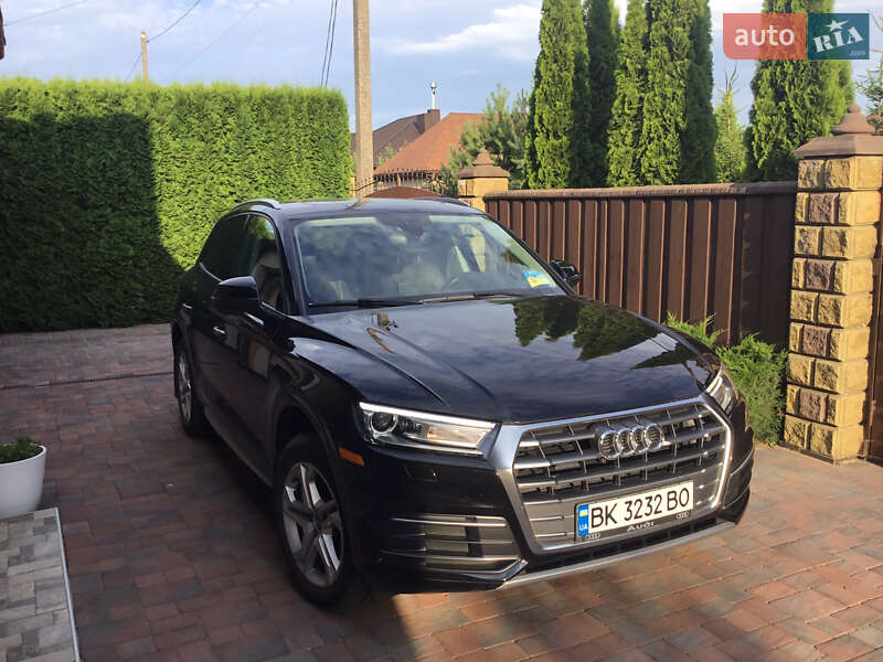 Внедорожник / Кроссовер Audi Q5 2017 в Ровно