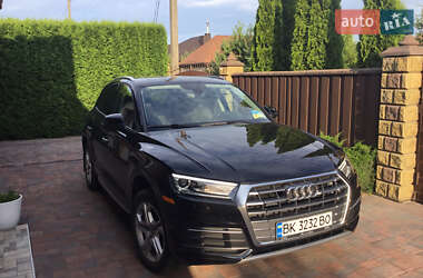 Внедорожник / Кроссовер Audi Q5 2017 в 