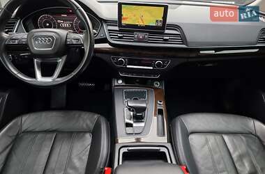 Внедорожник / Кроссовер Audi Q5 2018 в 