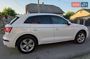 Внедорожник / Кроссовер Audi Q5 2018 в 