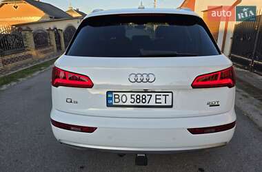 Внедорожник / Кроссовер Audi Q5 2018 в 