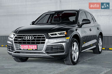 Внедорожник / Кроссовер Audi Q5 2018 в 