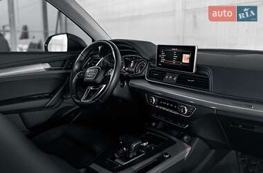 Внедорожник / Кроссовер Audi Q5 2018 в 