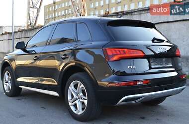 Позашляховик / Кросовер Audi Q5 2017 в 