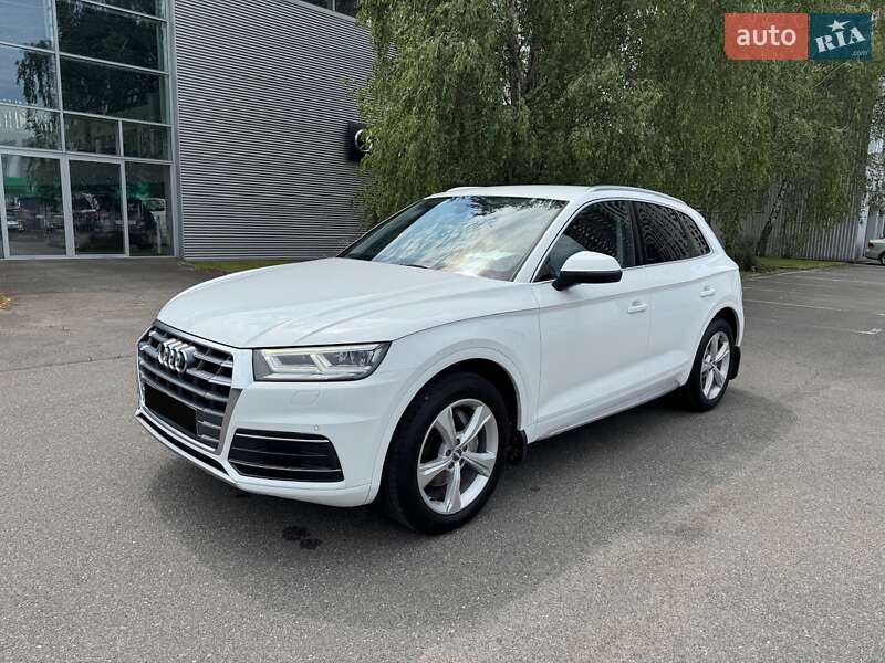 Позашляховик / Кросовер Audi Q5 2020 в Києві