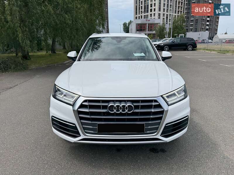 Позашляховик / Кросовер Audi Q5 2020 в Києві