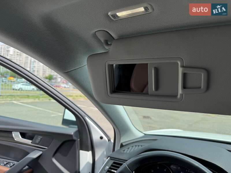 Позашляховик / Кросовер Audi Q5 2020 в Києві