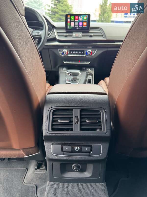 Позашляховик / Кросовер Audi Q5 2020 в Києві