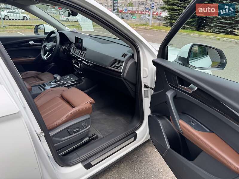 Позашляховик / Кросовер Audi Q5 2020 в Києві