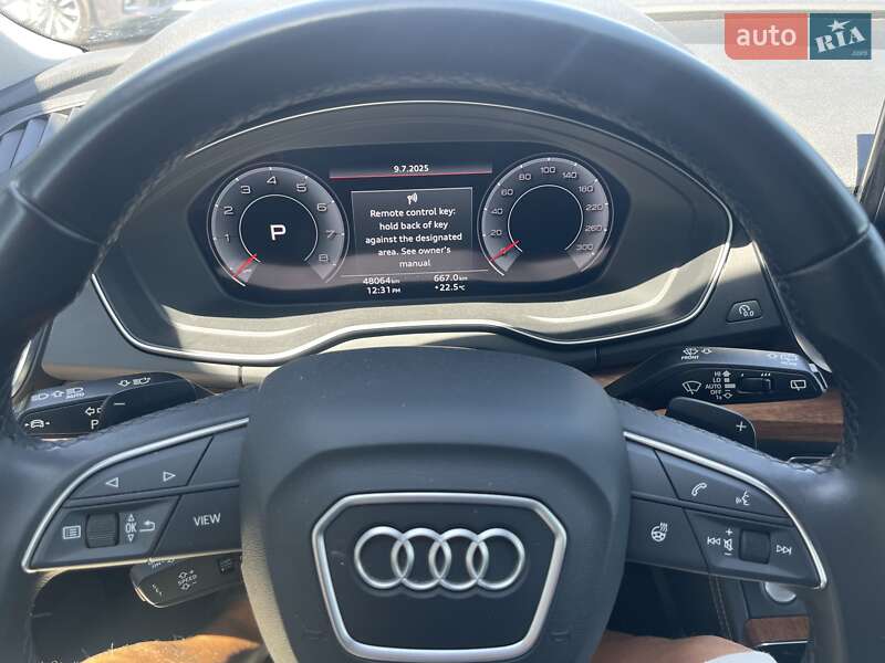 Позашляховик / Кросовер Audi Q5 2023 в Дніпрі