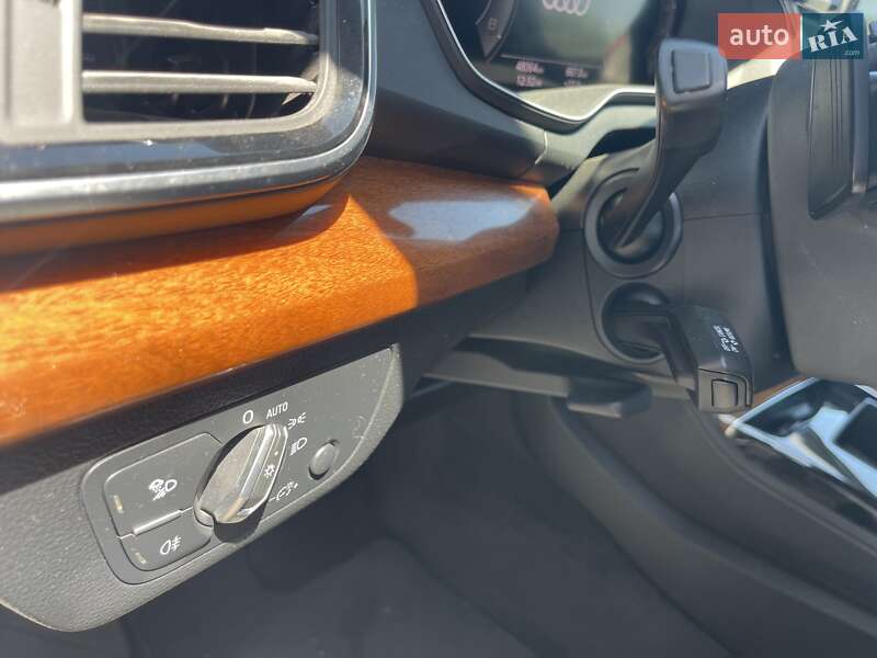 Позашляховик / Кросовер Audi Q5 2023 в Дніпрі