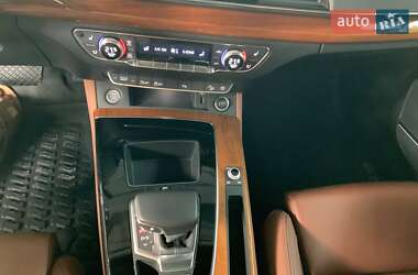 Внедорожник / Кроссовер Audi Q5 2023 в 
