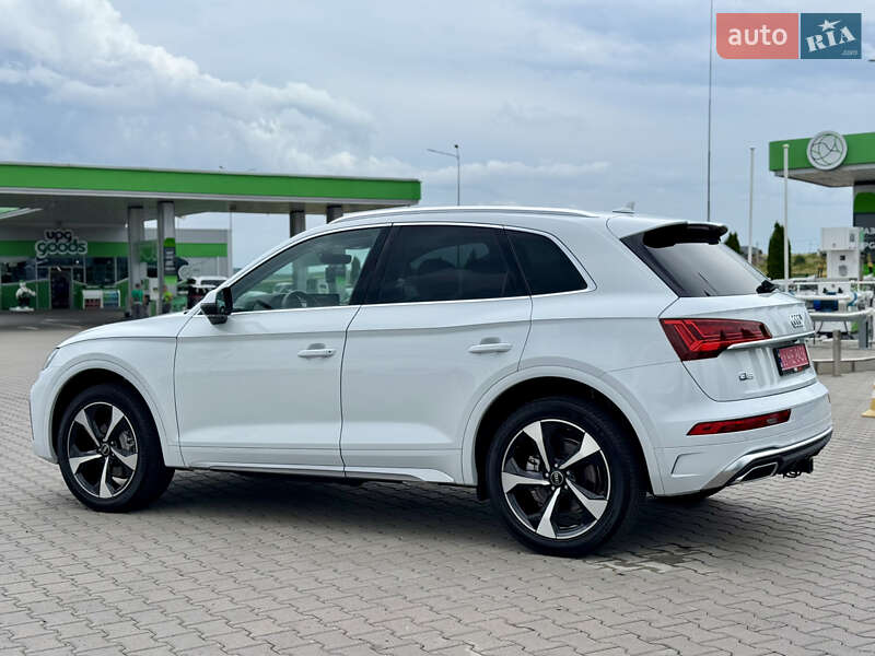 Внедорожник / Кроссовер Audi Q5 2023 в Ровно