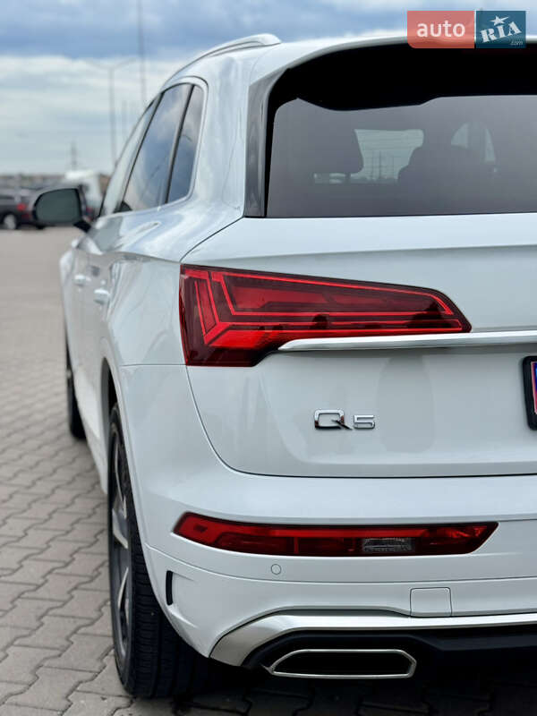 Внедорожник / Кроссовер Audi Q5 2023 в Ровно