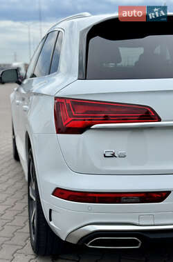 Внедорожник / Кроссовер Audi Q5 2023 в 