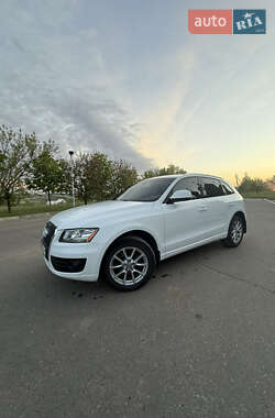 Внедорожник / Кроссовер Audi Q5 2010 в 