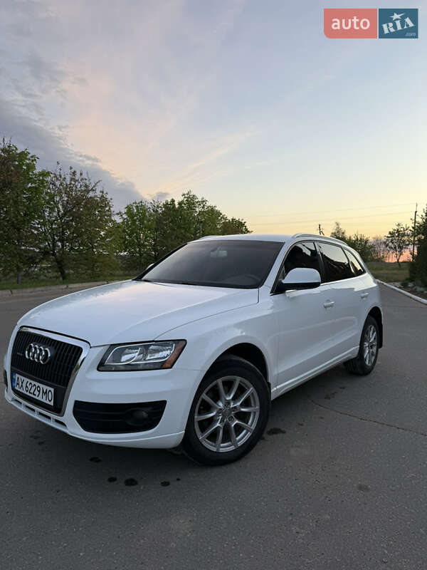 Внедорожник / Кроссовер Audi Q5 2010 в Харькове