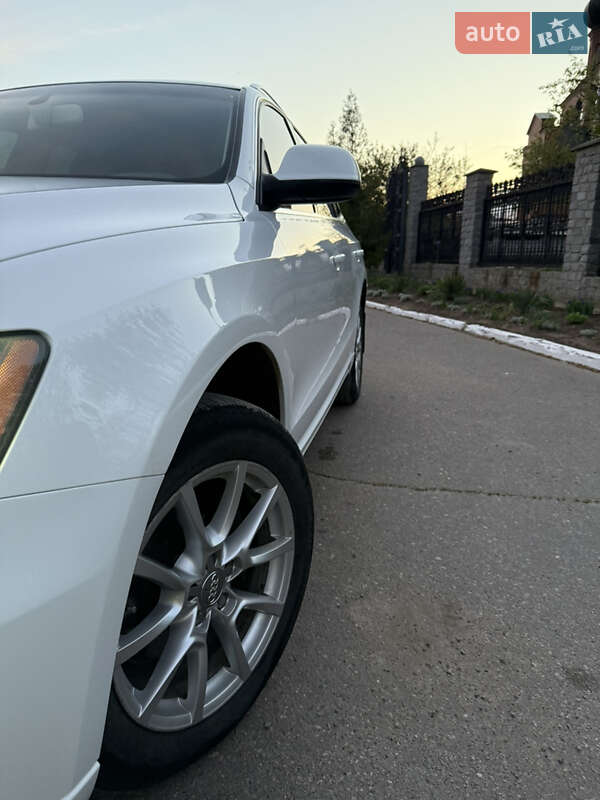 Внедорожник / Кроссовер Audi Q5 2010 в Харькове
