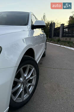 Внедорожник / Кроссовер Audi Q5 2010 в 