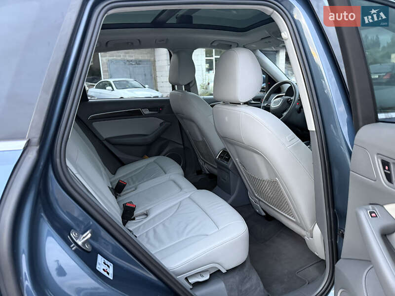 Внедорожник / Кроссовер Audi Q5 2015 в Ровно