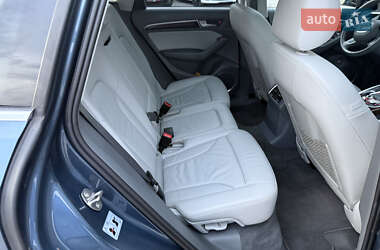 Позашляховик / Кросовер Audi Q5 2015 в 