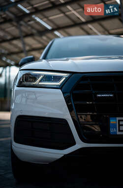 Внедорожник / Кроссовер Audi Q5 2017 в 