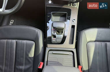 Внедорожник / Кроссовер Audi Q5 2021 в 