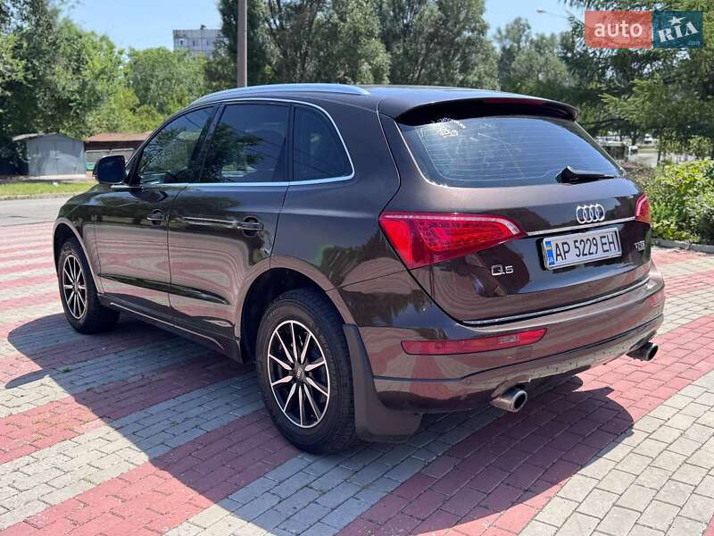 Внедорожник / Кроссовер Audi Q5 2010 в Запорожье