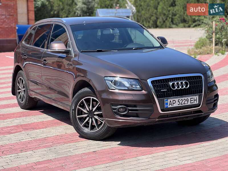 Внедорожник / Кроссовер Audi Q5 2010 в Запорожье