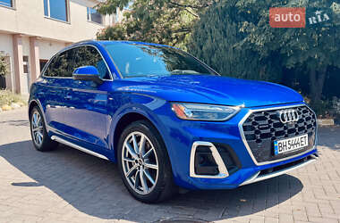 Позашляховик / Кросовер Audi Q5 2020 в 