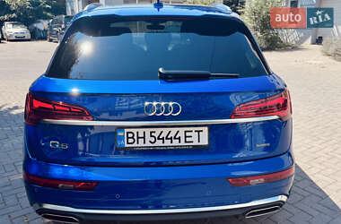 Позашляховик / Кросовер Audi Q5 2020 в 
